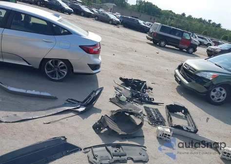 2018 Honda Clarity Plug-In Hybrid Touring из США, поврежденный, VIN JHMZC5F36JC007384